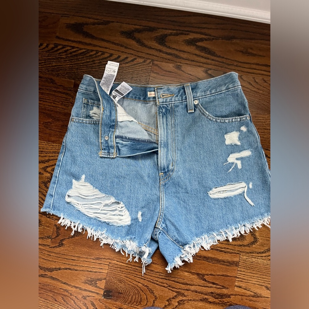 Levi’s high rise mom shorts